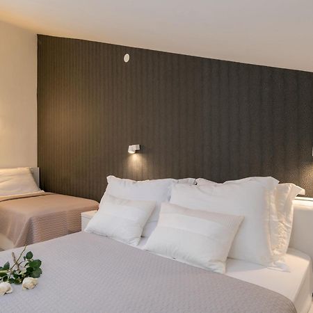 Apartments And Rooms With Parking Space Rogoznica - 10339 Quarto foto
