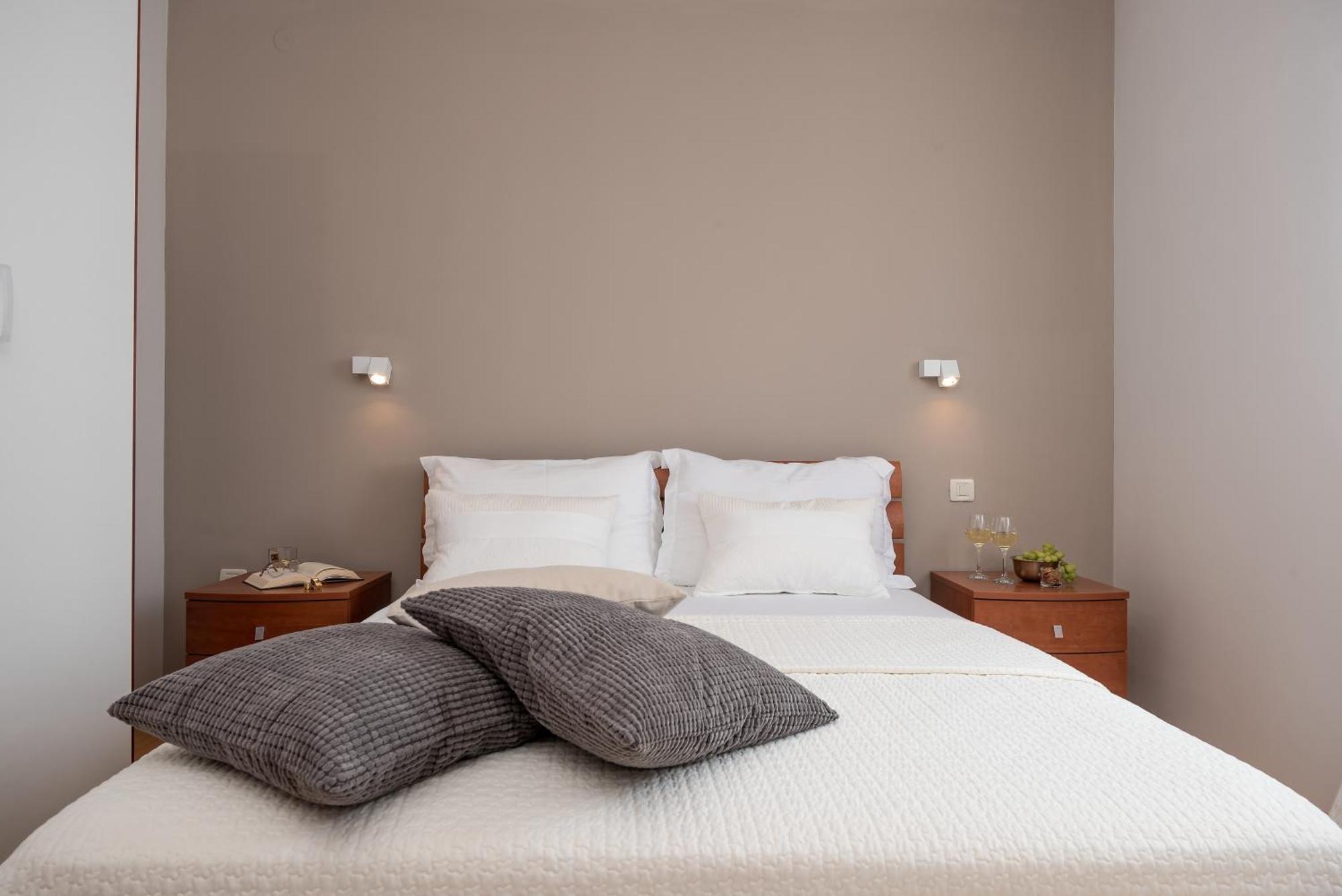 Apartments And Rooms With Parking Space Rogoznica - 10339 Quarto foto